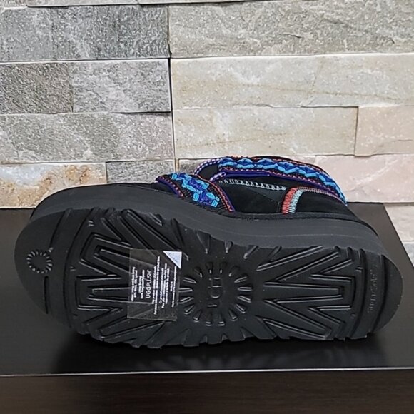 UGG Women's Classic Mini II Braid Platform Boot - Picture 9 of 9